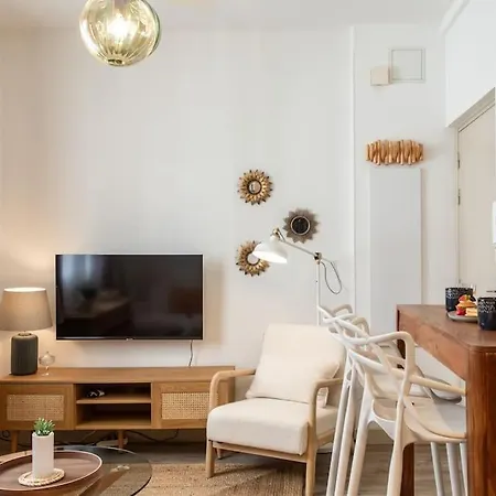 L46 2p Port, 2min Du Cap Et 5 Du Port/ Clim & Wifi * نيس