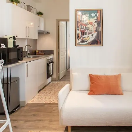 Apartment L46 2p Port, 2min Du Cap Et 5 Du Port/ Clim & Wifi