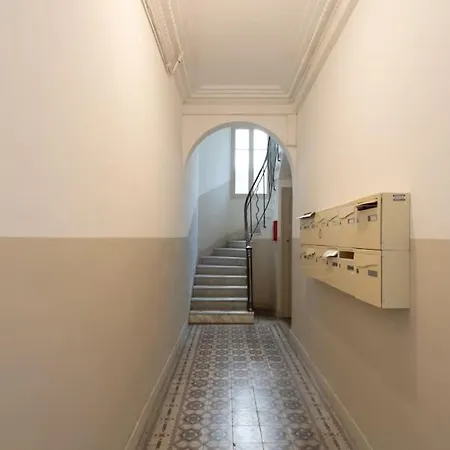 L46 2p Port, 2min Du Cap Et 5 Du Port/ Clim & Wifi * Nice