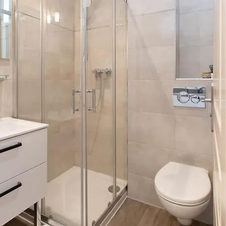 Apartment L46 2p Port, 2min Du Cap Et 5 Du Port/ Clim & Wifi *